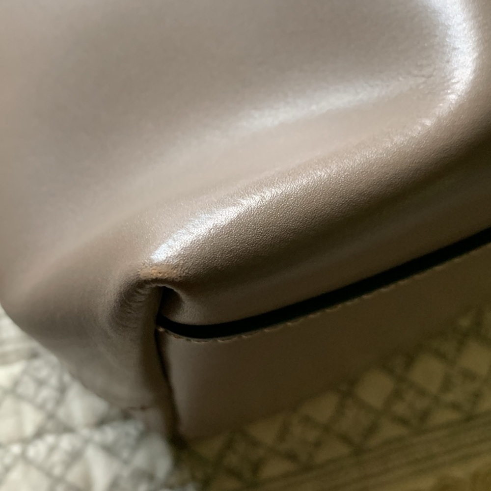 Innue Taupe Grey Leather Domed Satchel NWOT Comes w/ Crossbody strap and Dustbag - Picture 6 of 9